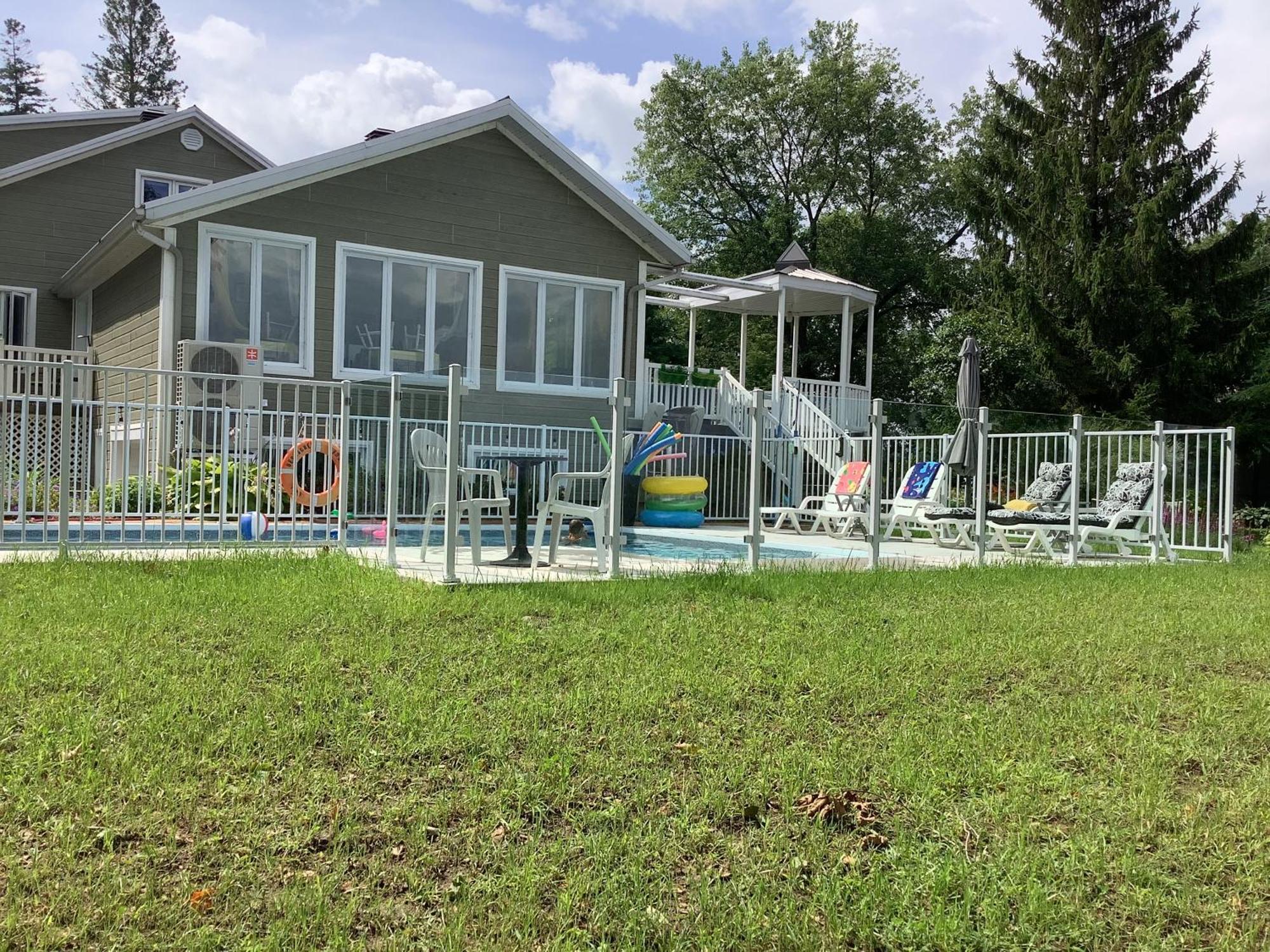 Les Saisons Du Fleuve Bed & Breakfast Lotbiniere Exterior photo